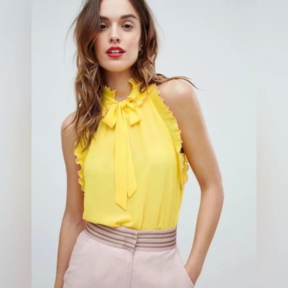 Sisley Ruffle Tie Neck Tank